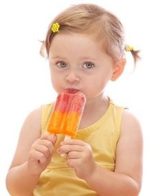 夏天到了,孩子该怎么吃冷饮才健康呢 