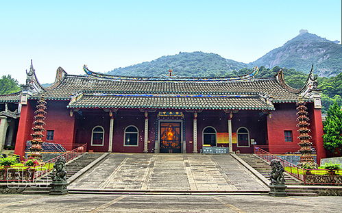 福建古寺供奉罕见 镇寺三铁 方丈为报恩竟请韦驮菩萨落座休息 