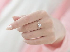 女生带的戒指一般多少克 