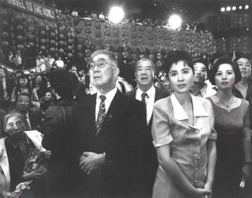 北京1993年申奥失败后电视台主持人的失望表情 