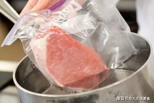 解冻猪肉,别直接放水里泡 教你4招,快速解冻跟新鲜肉一样好吃