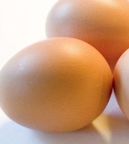 如何判断煮鸡蛋是否熟了,观察外观