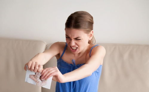 双子女婚后出轨的概率,双子座女出轨率高吗，原因和表现有哪几种？