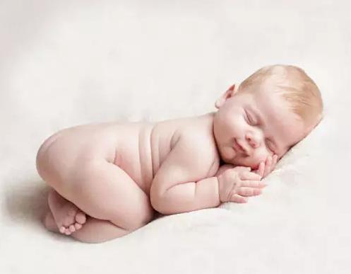 从睡姿中看出宝宝的性格和智商 快来看看你家宝宝是怎么睡的