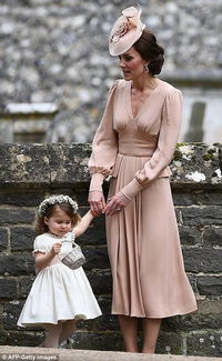 凯特王妃妹妹大婚 乔治小王子夏洛特小公主当花童