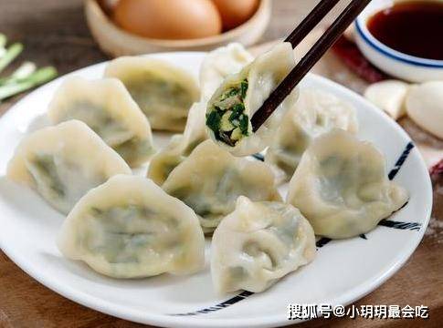 拌饺子馅时,先放盐还是先放油 好多人顺序错了,难怪饺子不鲜香