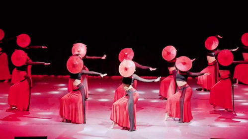 歌舞团精彩表演,热情的开场舞蹈表演的传统。