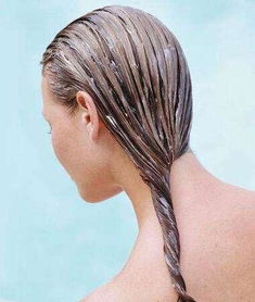 4个原因头发越来越油,不论每天洗多少次都没用 