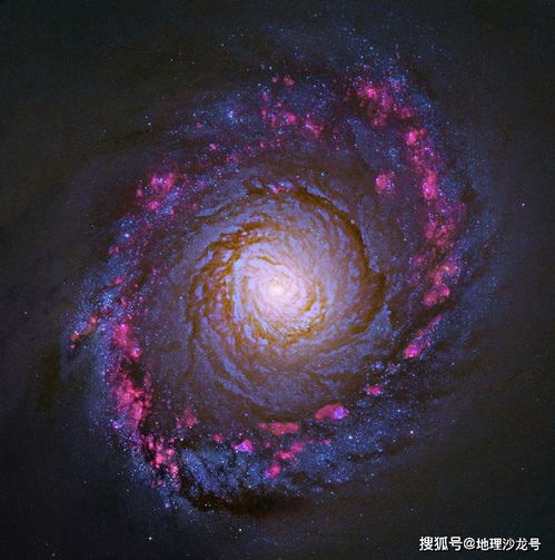 猎犬座旋涡星系M94,一个正在经历狂暴恒星诞生期的 星暴星系
