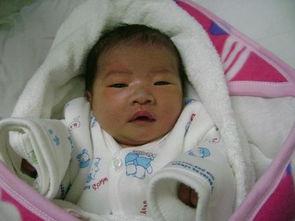 我的女儿快满月了,大家帮个忙起个名字吧,2010年年初八出生,父亲姓许,母亲姓叶 