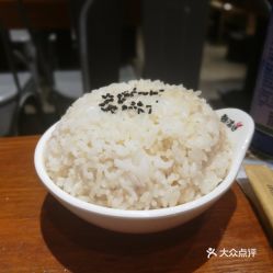 小鱼吃米饭吗,小金鱼吃米饭吗
