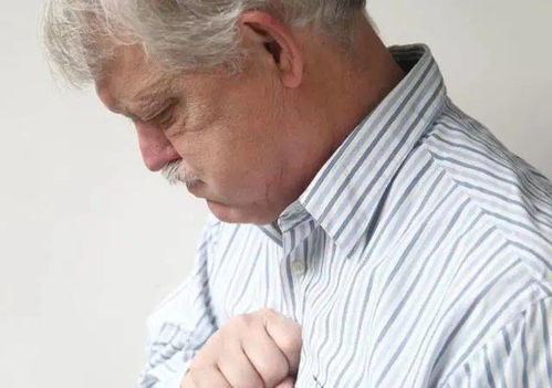 咳嗽伴随胸痛怎么办 你要重视起来,小心是疾病导致的