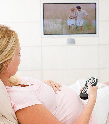 孕妇看电影胎儿会失聪吗,孕期看电影会影响宝宝听力吗