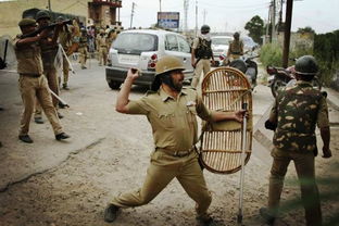 印度爆裂警察,训练和装备