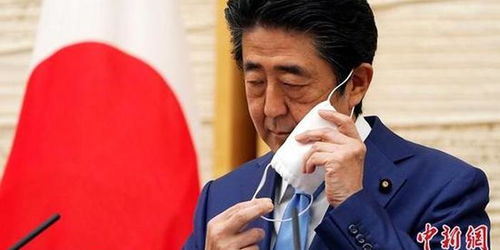 日本首相安倍晋三 暂不实施9月入学制度