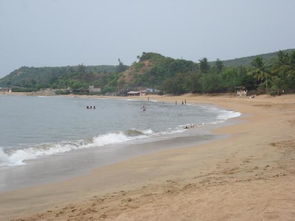 om beach,Location and Accessibility