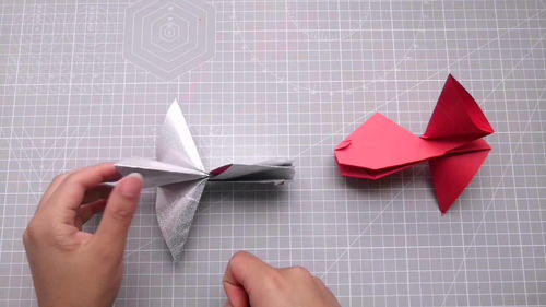 是组合折纸,折法特别简单 