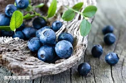 蓝莓果肉是什么颜色,为什么蓝莓里面是绿色的而不是蓝色的？