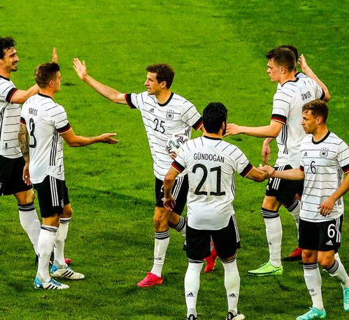 2921德国欧洲杯阵容,求今年德国阵容,站位和具体名单