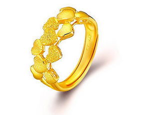周大福复古玫瑰花足金黄金戒指,周大福的黄金戒指怎么样？贵不贵啊？