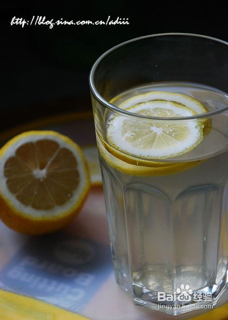 柠檬蜂蜜水的正确做法,柠檬蜂蜜水是一种