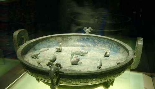 2600年前,古人一个接水盘子有多牛 水流后,里面动物能 游泳