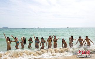 成都女大学生三亚备战国际大赛 沙滩秀身材