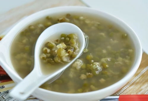 煮绿豆汤,最忌浸泡和直接下锅煮,牢记这2点,绿豆汤好喝不发红
