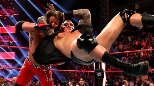 本周RAW收视出炉 还真成了 巴蒂斯塔将交往WWE大波美女摔角手