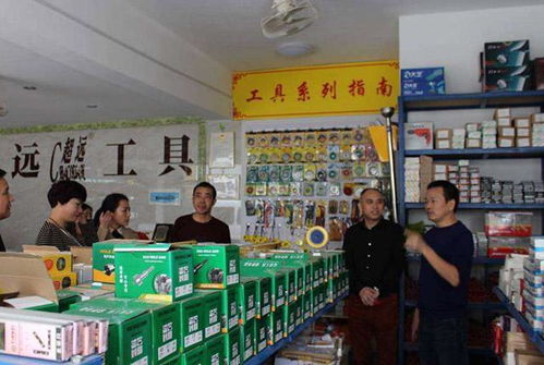 灯具批发开店赚钱吗,地级市卖五金电料和卖灯具哪个赚钱