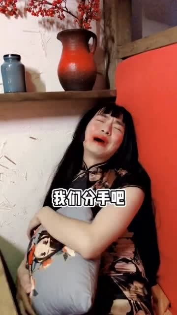 千万别让女孩子喝多,否则她还以为自己是个受伤的小仙女 