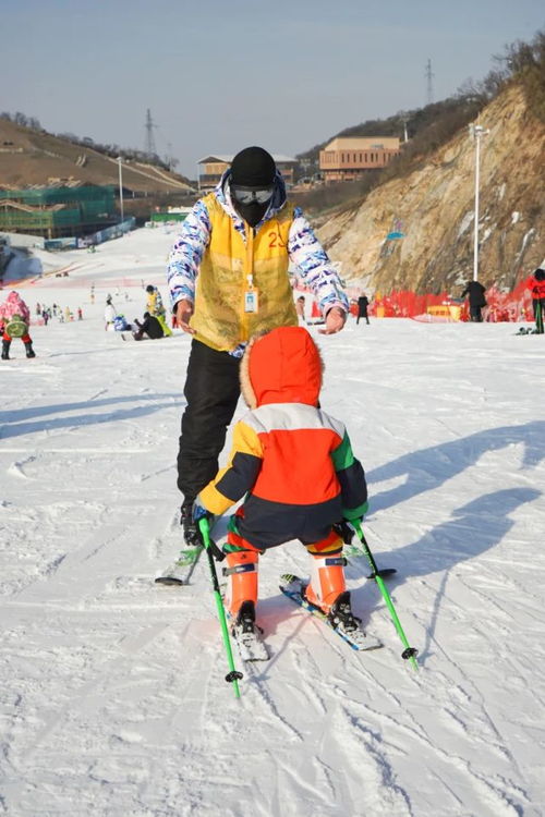 不用出江浙沪就可以滑雪 这个冬天到云上草原滑雪吧