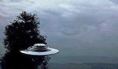 斯诺登公开美国UFO神秘档案＂我们只是一群蚂蚁＂(全球ufo事件)