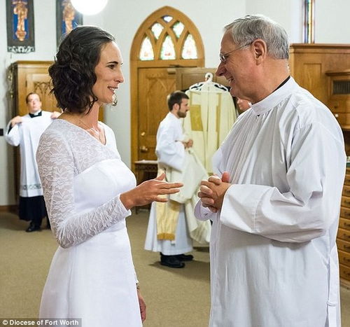 美国38岁处女教师与耶稣举行婚礼 