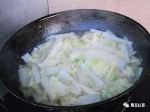 大白菜炖豆腐怎么做好吃,选择食材