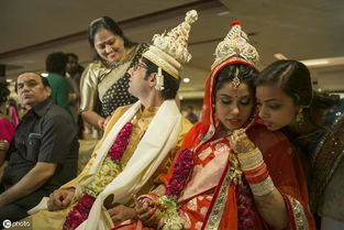 印度女儿头上的三座大山童婚嫁妆萨蒂谁帮她们劈山开路