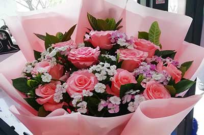 老婆生日送什么颜色的玫瑰花,送老婆送什么颜色玫瑰 送老婆玫瑰花的颜色