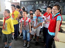 杭州 大学生志愿者与农民工子女喜迎 六一 