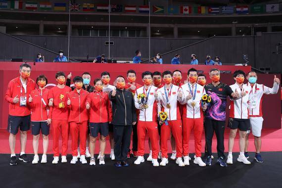看奥运会中国队的颁奖仪式,中国奥运冠军颁奖视频