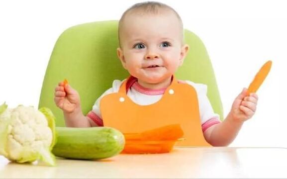 婴儿便秘怎么办,1. 饮食调整：婴儿便秘可能是由于饮