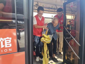 不忘初心 牢记使命 三门交通青年先锋队来一场公交车上的 初心之旅