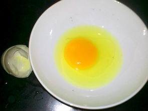 鸭蛋蛋清变黄了能吃吗 