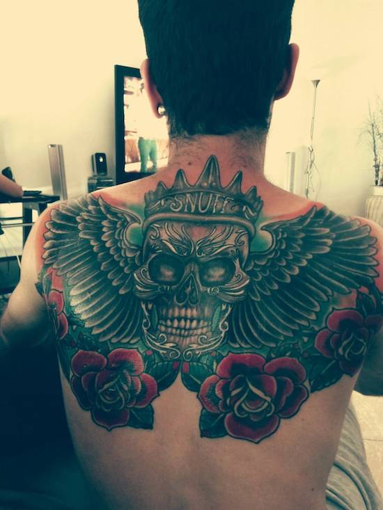 tatuagem vinicius jr costas