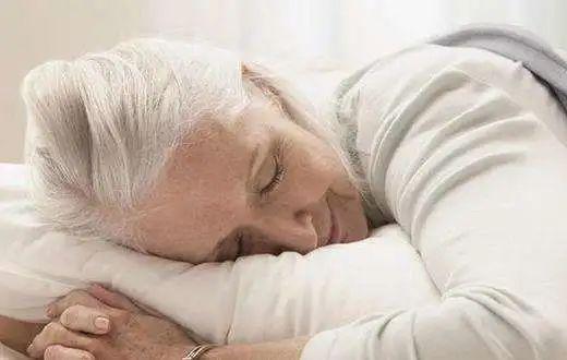 老人半夜睡觉经常做梦哭醒, 老人半夜睡觉经常做梦哭醒：背后的原因和应对方法