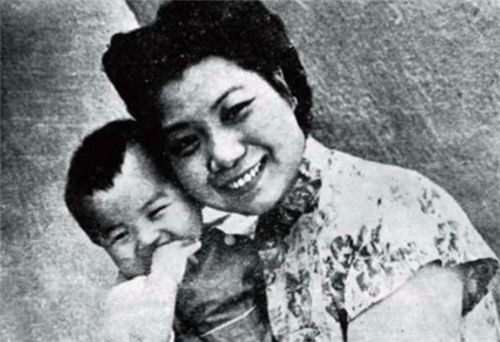 1947年,51岁的胡宗南娶了戴笠的女秘书,生下3个子女结局如何