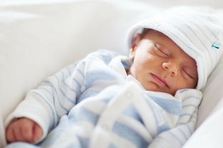 宝宝晚上睡觉出汗是什么原因？了解原因，呵护宝宝健康成长