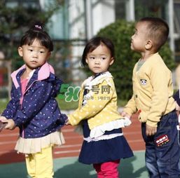 幼儿园老师打孩子(幼儿园老师打孩子怎么处理)