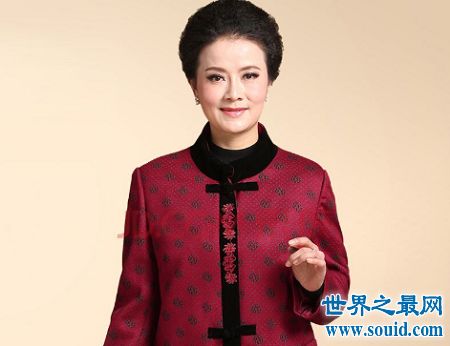 中老年服装哪个牌子好 (老年人舒服服装品牌排行榜)