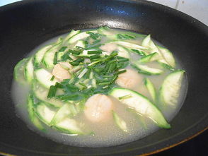 丝瓜汤的做法,丝瓜汤：家常美味背后的养