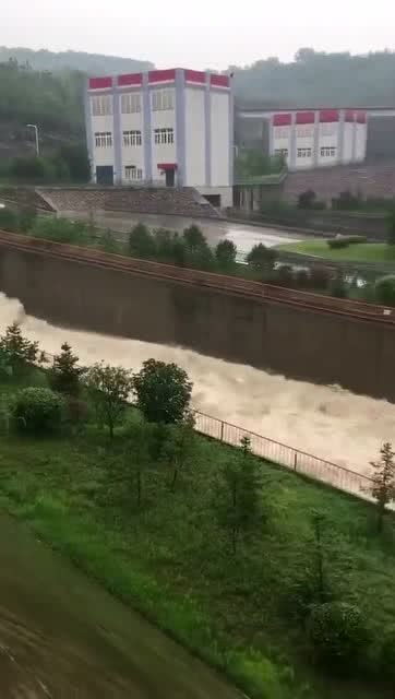 一江春水向东 流成了 大河向东流 